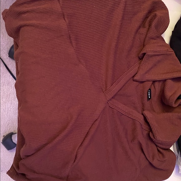 cropped top - Picture 2 of 2